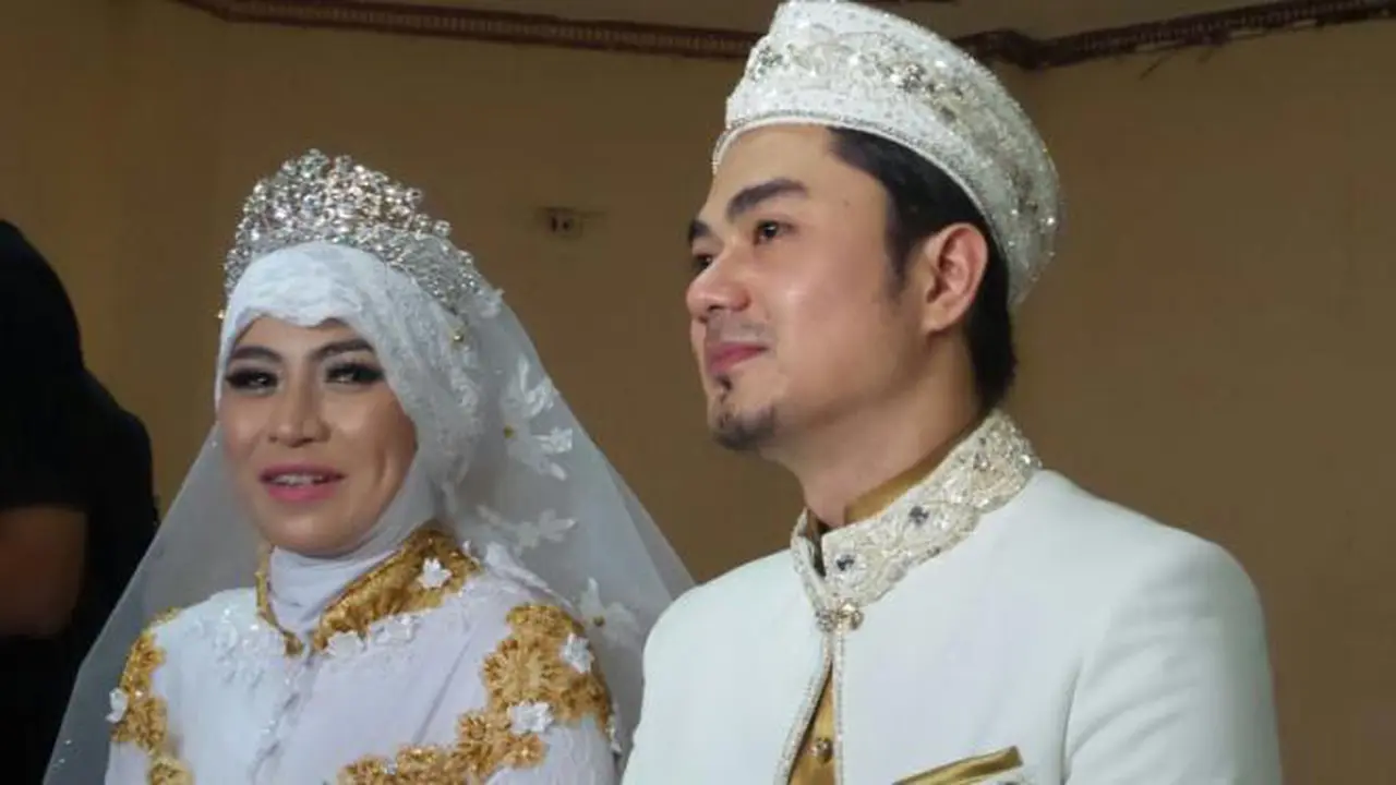 [Bintang] Cinta Penelope dan Dony Hermawan