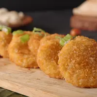 Cireng nugget./Copyright&nbsp;shutterstock.com/g/Dhemen+Studio