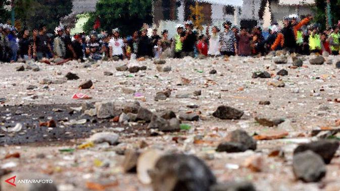 Tawuran Tahun Baru Berdarah: Petasan Serang Mata Polisi, Terancam Buta
