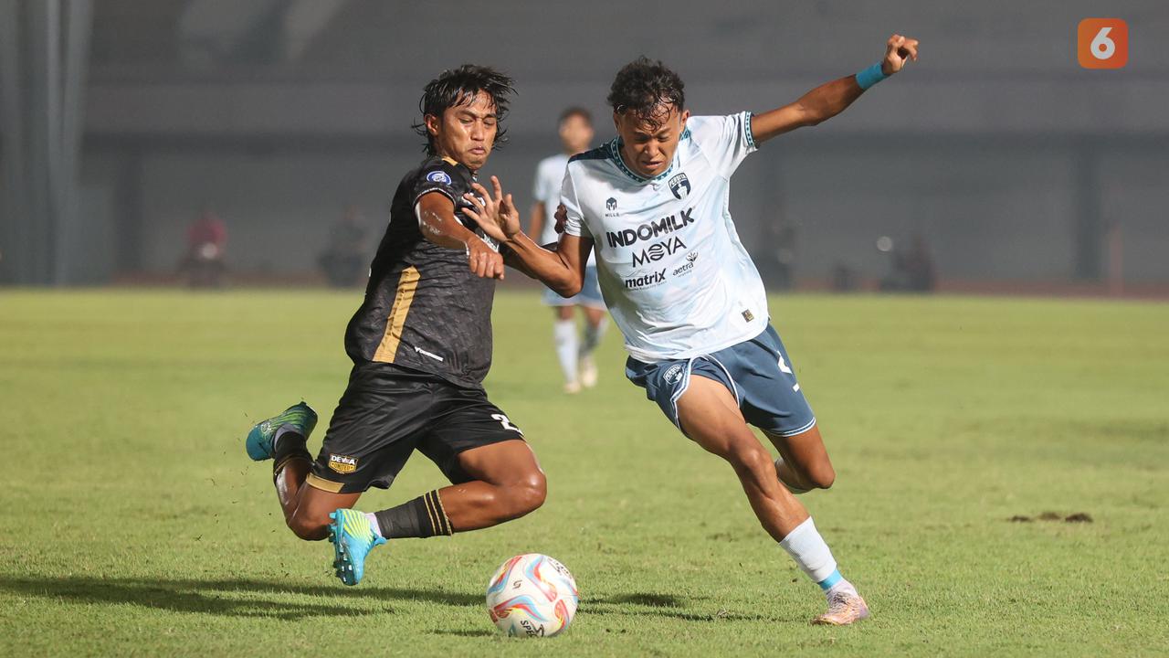 Ady Setiawan dan Esal Sahrul - Dewa United vs Persita di BRI Liga 1 2023/2024