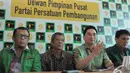 Sekjen PPP versi Djan Faridz, Dimyati Natakusumahdi (kedua kanan) mengatakan bahwa PPP akan mengadakan Mukernas pada 10-13 Desember 2014 mendatang, Jakarta, Senin (8/10/2014). (Liputan6.com/Herman Zakharia)
