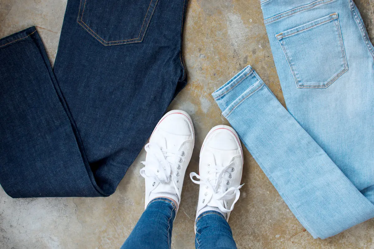 Ingin Celana Jeans Awet? Ini Solusinya