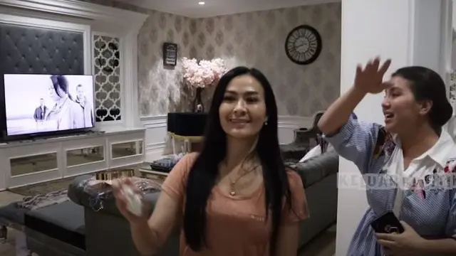 6 Potret Mewah Rumah Iis Dahlia, Cicilannya Capai Rp 250 Juta Per Bulan