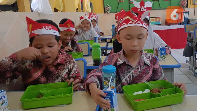 Uji Coba Makan Siang Gratis di Cilegon, Banten. (Rabu, 21/08/2024). (Yandhi Deslatama/Liputan6.com).