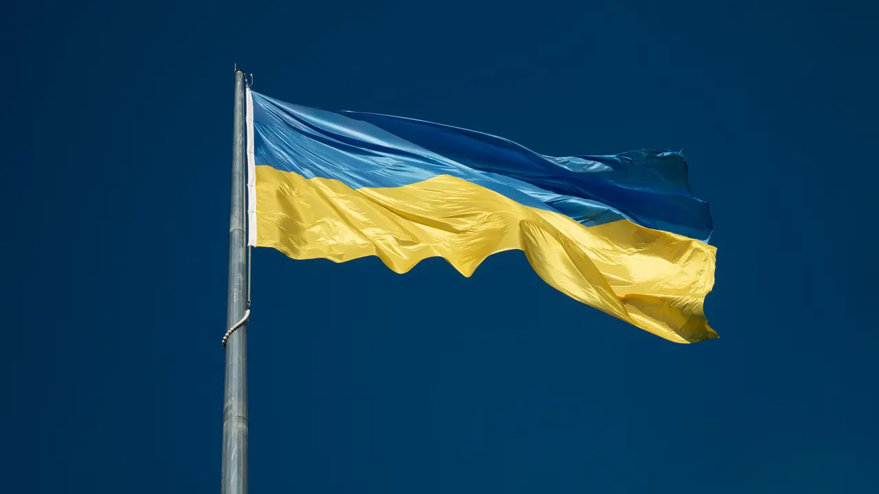 Elon Musk Bantu Ukraina dengan Memberikan Stasiun Internet dari SpaceX untuk Kota-Kota yang Hancur oleh Rusia