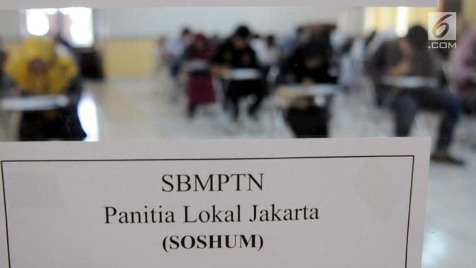 Sejumlah peserta mengikuti SBMPTN (Merdeka.com/Arie Basuki)