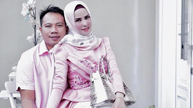 [Bintang] Angel Lelga dan Vicky Prasetyo