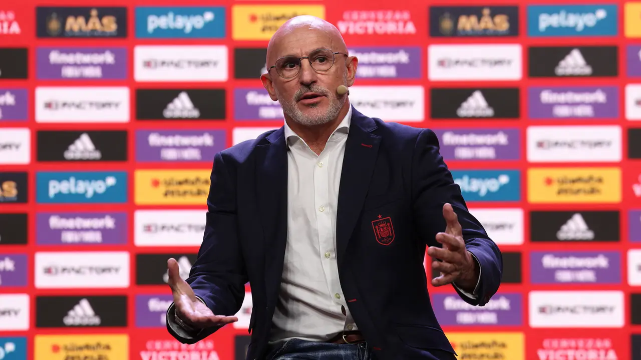 Foto: Momen Perkenalan Luis de la Fuente sebagai Pelatih Anyar Timnas Spanyol usai Kegagalan Luis Enrique di Piala Dunia 2022