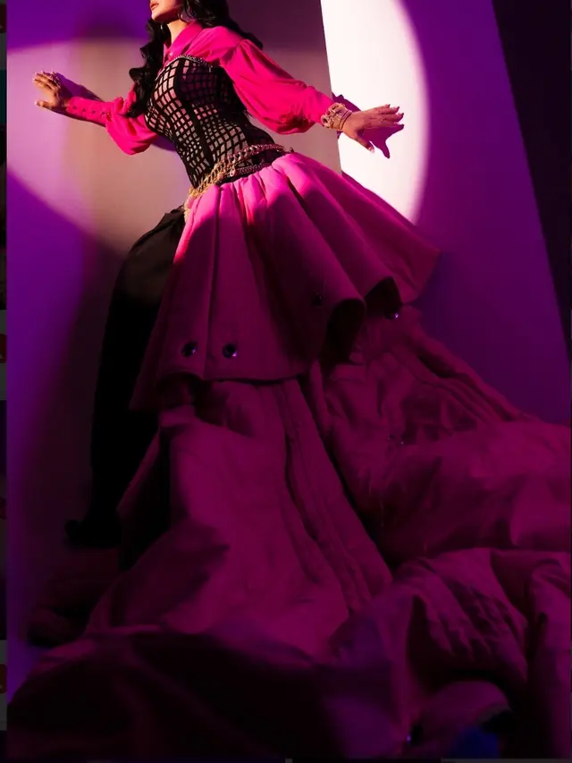 Caren Delano Bedah Personal Style 188 Pesohor Tanah Air Hanya dengan 3 Fashion Item di Pameran Abracadbra