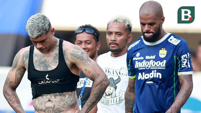 Foto: Reaksi Pemain Persib Bandung Setelah Dipermalukan Persik Kediri, Target Juara Semakin Tipis