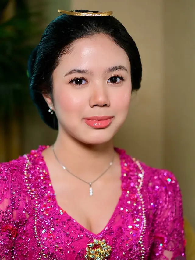 Tiara Serta Safeea di Acara Ngunduh Mantu Al Ghazali dan Alyssa Daguise. [@andianalusia]