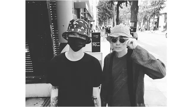 Teseret Kasus Prostitusi, Ini 6 Momen Kedekatan Roy Kim dan Jung Joon Young