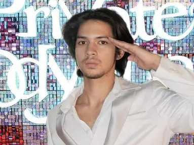 Arya Mohan terjun ke industri hiburan pada tahun 2022. Ketika awal terjun, Arya Mohan memulai kariernya sebagai artis dengan membintangi film Kalian Pantas Mati dan web series Catatan Akhir Sekolah the Series. Diketahui, sebelum terjun ke industri hiburan, Arya Mohan merupakan seorang pemain sepak bola. Sosoknya sudah dikulik publik sejak jadi pendatang baru dua tahun lalu. (Liputan6.com/IG/@aryamohan7)