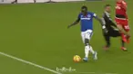 Kiper Watford, Orestis Karnezis lakukan blunder memalukan saat hadapi Everton. This video is presented by Ballball.