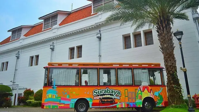 Bus Surabaya Shopping and Culinary Track