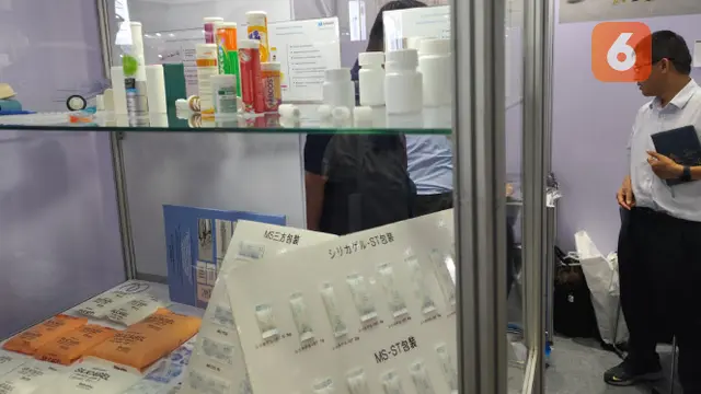 Produk kemasan dari Sanner yang ditampilkan dalam International Healthcare Week (IHW) 2026 di Bangkok, Thailand. (Liputan6.com/ Mevi Linawati)