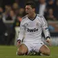 Mesut Ozil. Gelandang serang berusia 33 tahun yang telah dua musim memperkuat Fenerbahce ini pernah memperkuat Real Madrid selama 3 musim mulai 2010/2011 hingga 2012/2013. Ia didatangkan Los Blancos dari Werder Bremen pada awal musim 2010/2011 dengan nilai transfer 18 juta euro. Ia total tampil dalam 159 laga di semua ajang dengan torehan 27 gol dan 80 assist serta mampu mempersembahkan 1 gelar Liga Spanyol, 1 Copa del Rey dan 1 Supercopa Spanyol. (AFP/Dani Pozo)