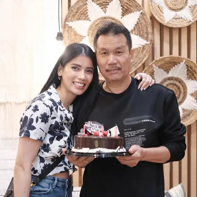 Lepas Sang Putri Menikah, Ini 6 Potret Kedekatan Sabrina Chairunnisa dan Sang Ayah