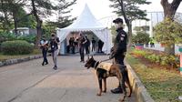 Penjagaan ketat terlihat di pintu masuk menuju&nbsp;Jakarta e-Prix International Circuit. Rencananya, balapan Formula E Jakarta akan berlangsung di&nbsp;Jakarta e-Prix International Circuit, Sabtu (4/6/2022) sore WIB. (Bola.com/Muhammad Iqbal Ichsan)