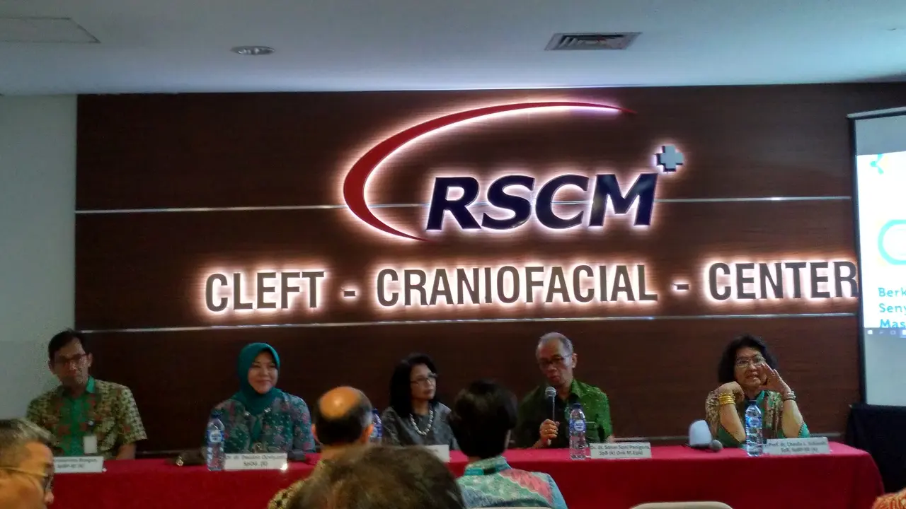 Tim dokter FKUI-RSCM peringati bulan Kepedulian Bibir dan Lelangit Sumbing
