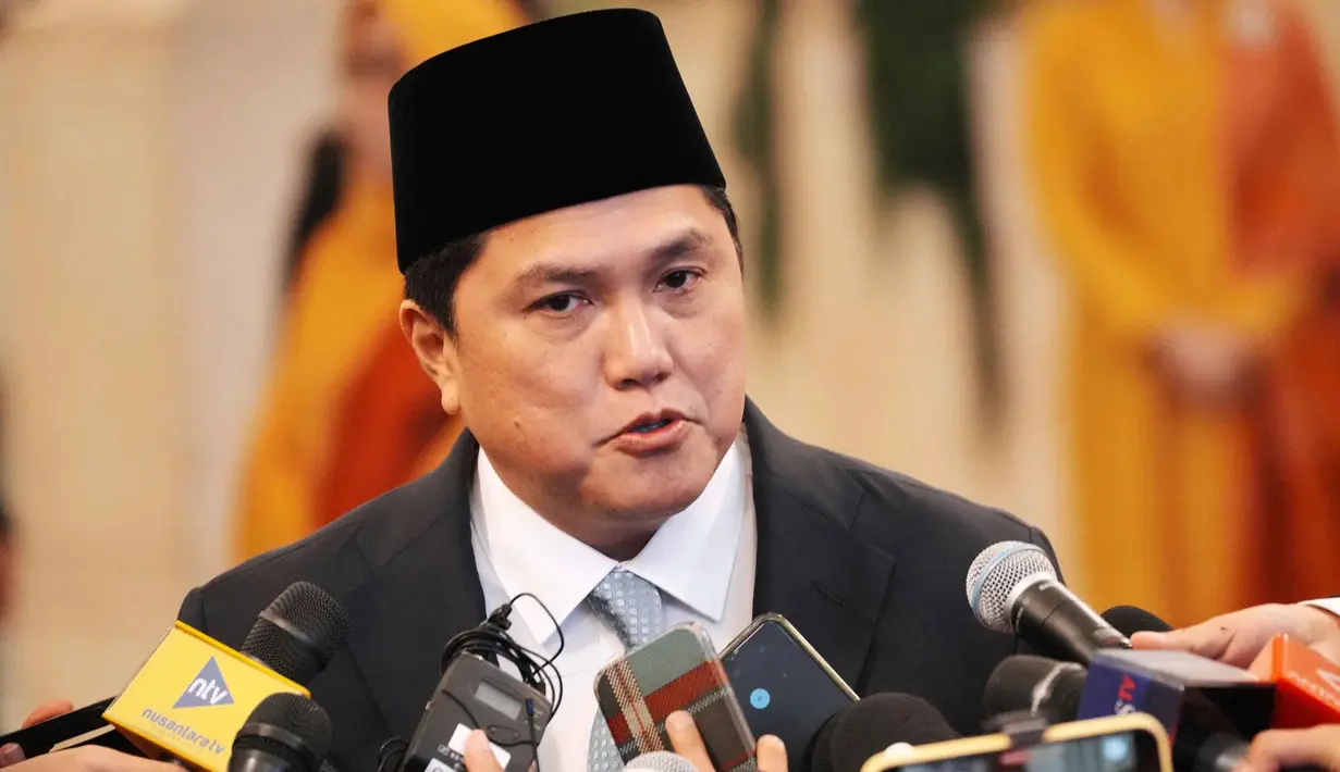 Erick Thohir menggantikan posisi Dito Ariotedjo sebagai Menteri Pemuda dan Olahraga (Menpora). Dengan dilantiknya Erick Thohir menjadi Menpora, kursi Menteri BUMN sementara kosong. Belum ada pengganti Erick Thohir sebagai Menteri BUMN. (AP Photo/Achmad Ibrahim)