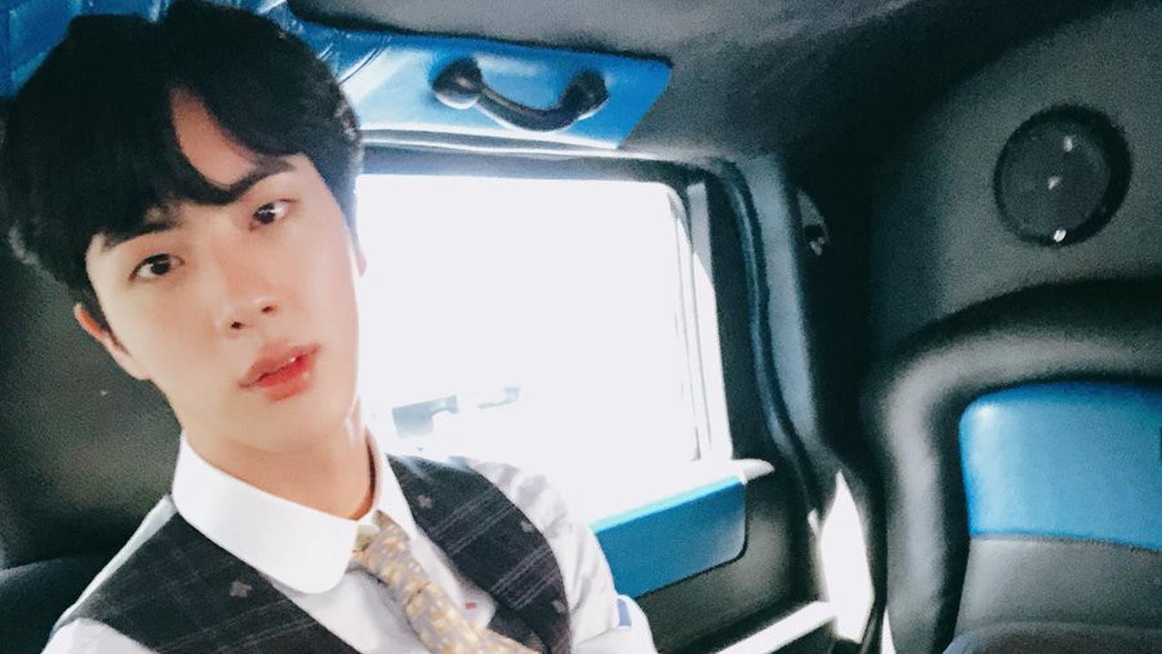 Jin BTS (Twitter/ bts_twt)