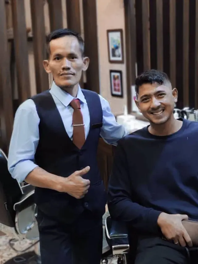 6 Potret Terbaru Arya Saloka Ganti Gaya Rambut, Penampilannya Dipuji Makin Segar