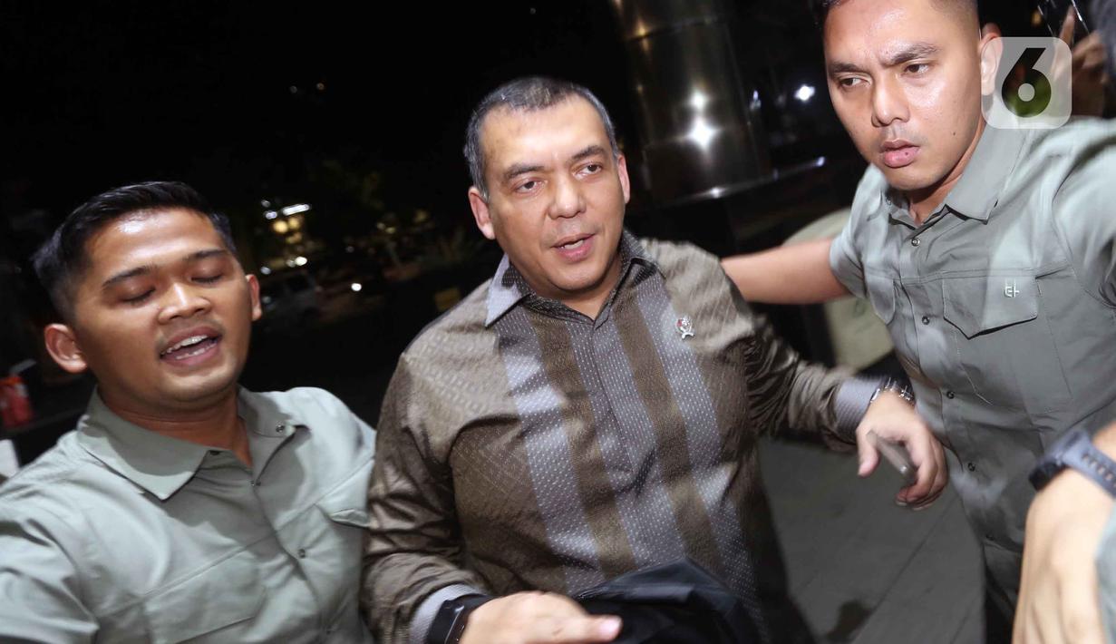 Wakil Menteri Imigrasi dan Pemasyarakatan, Silmy Karim (tengah) saat tiba di Gedung Merah Putih Komisi Pemberantasan Korupsi (KPK), Jakarta, Rabu (3/6/2026). (Liputan6.com/Helmi Fithriansyah)