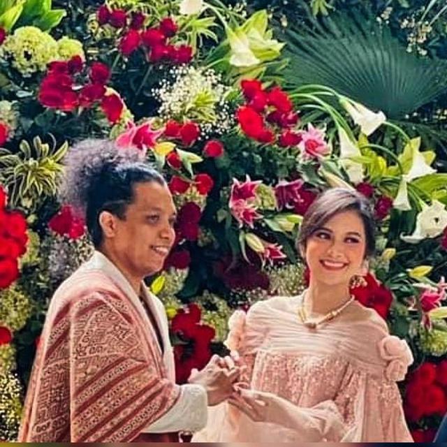 Sah, Ini 5 Momen Pernikahan Arie Kriting dan Indah Permatasari
