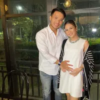 Artis cantik Jessica Mila sedang berbahagia. Istri Yakub Hasibuan itu sedang berbadan dua. Kini, usia kandungannya masuk usia empat bulan. Ia pun menceritakan awal-awal saat hamil merasakan lemas dan ingin selalu tidur. [Foto: KapanLagi.com/Muhammad Akrom Sukarya]