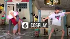 Aksi kreatif dan keren tiga orang laki-laki ini menirukan gaya cosplay dengan bahan seadanya.