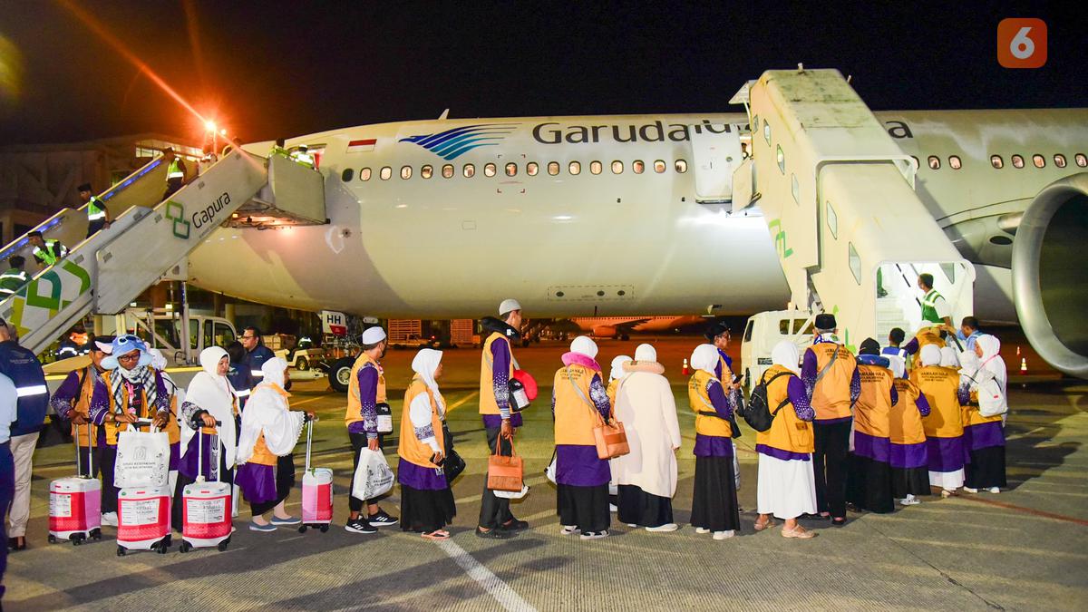 356 Calon Jemaah Haji Asal Balikpapan Diberangkatkan dari Bandara SAMS Sepinggan
