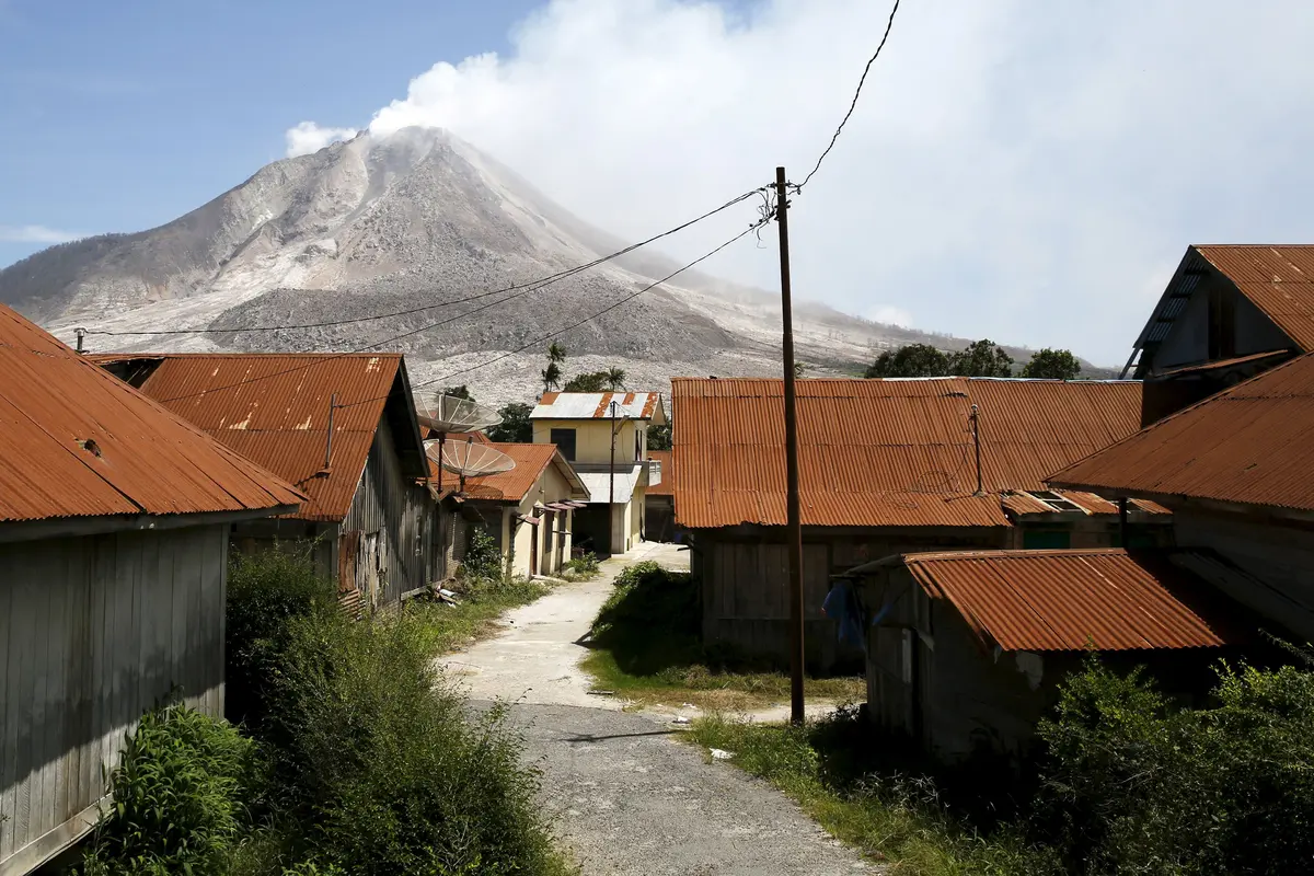 Menengok Desa Mati di Kaki Gunung Sinabung