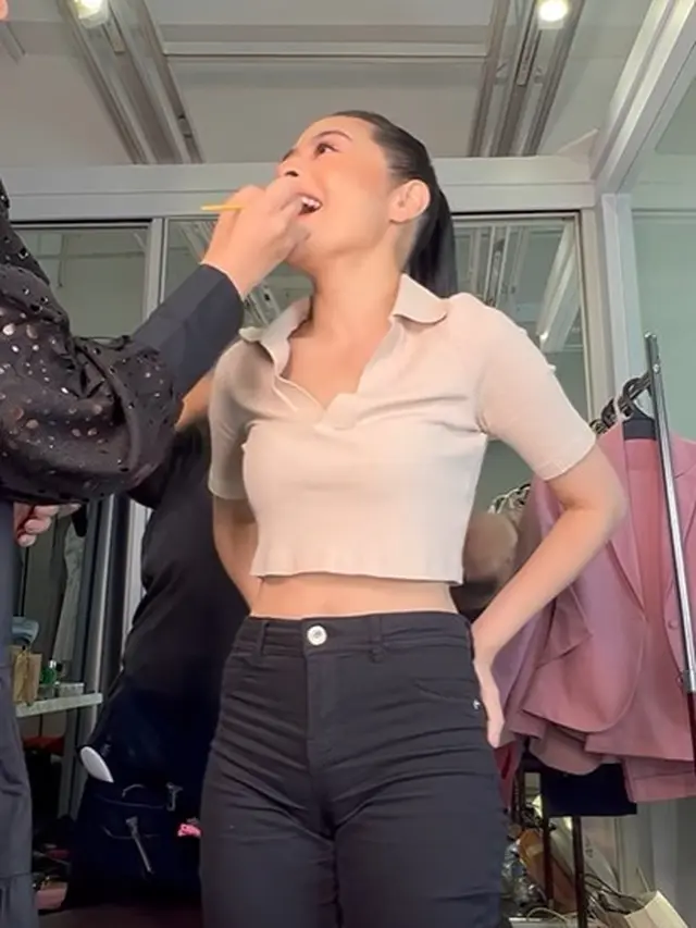 Prilly Latuconsina dan perut rampingnya (Instagram/prillylatuconsina96)