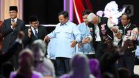 Para Calon Presiden dan Calon Wakil Presiden Anies Baswedan-Muhaimin Iskandar, Prabowo Subianto-Gibran Rakabuming Raka, Ganjar Pranowo-Mahfud Md (kiri ke kanan) usai mengikuti Debat Kelima Pilpres 2024 di Jakarta Convention Center (JCC), Jakarta, Minggu (4/2/2024). (Liputan6.com/Angga Yuniar)