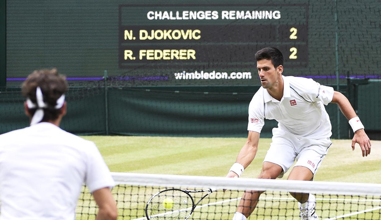 Pertandingan menarik kedua pemain. (EPA/FACUNDO ARRIZABALAGA)