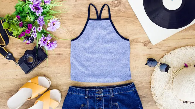 Atasan Wanita yang Wajib Dimiliki