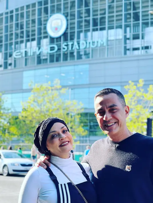 "Selalu ingin membawa anak-anak melihat Coldplay sejak pertama kali kami melihat mereka di Singapura, hari ini kami akhirnya bisa melakukannya," tulisnya dalam bahasa Inggris. [Instagram/ferdyhasan]