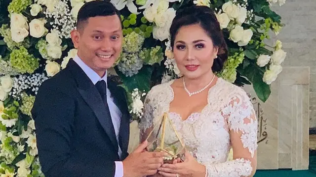 Sudah Sah, Ini 5 Momen Pernikahan Emma Waroka dan Bagoes Soeharto