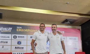 Gilberto Silva dan Robert Pires dalam jumpa pers Jelang The Rivalry Return (Liputan6.com/Thomas)