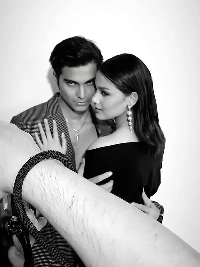 [Fimela] Cinta Brian dan Callista Arum