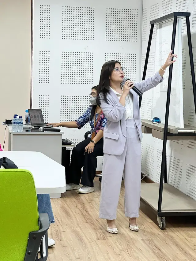 Prestasi Prilly Latuconsina, Terbaru Raih Apresiasi Perempuan Berpengaruh