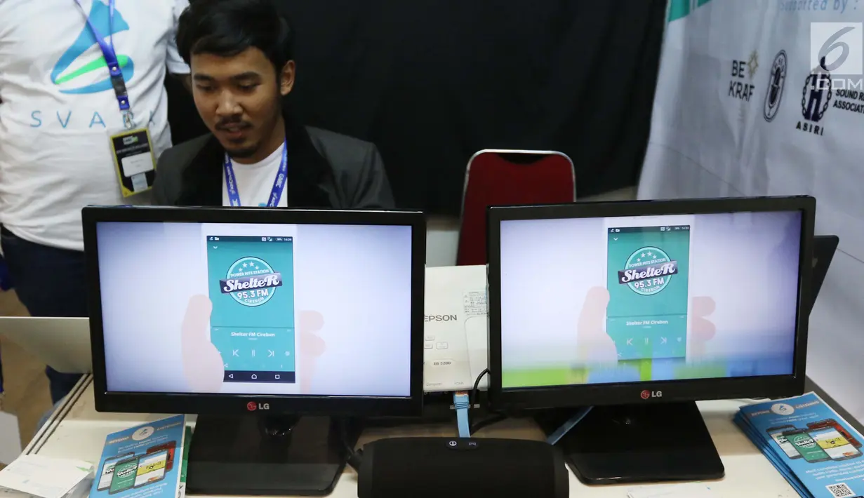 Salah satu stan produk startup pada Global Mobile Internet Conference (GMIC) Indonesia di ICE BSD, Tangsel, Selasa (26/9). Acara ini diikuti 1.500 eksekutif industri mobile, pengusaha, developer dan investor seluruh dunia. (Liputan6.com/Angga Yuniar)