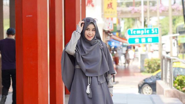  Baju  Abu  Abu  Cocoknya  Pakai Jilbab  Warna  Apa  Tips Mencocokan