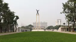 Pemandangan Lapangan Banteng di Jakarta, Selasa (3/7). Lapangan Banteng kini dilengkapi dengan lapangan bola, jogging track, lapangan voli, lapangan basket, dan juga lahan yang dipakai bermain badminton. (Liputan6.com/Immanuel Antonius)