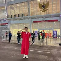 Lihat di sini gaya Al Ghazali saat dukung Timnas Indonesia. [@alghazali7].