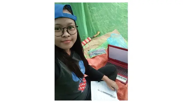 Demi Sinyal Internet Stabil, Mahasiswi Ini Rela Belajar di Tengah Hutan