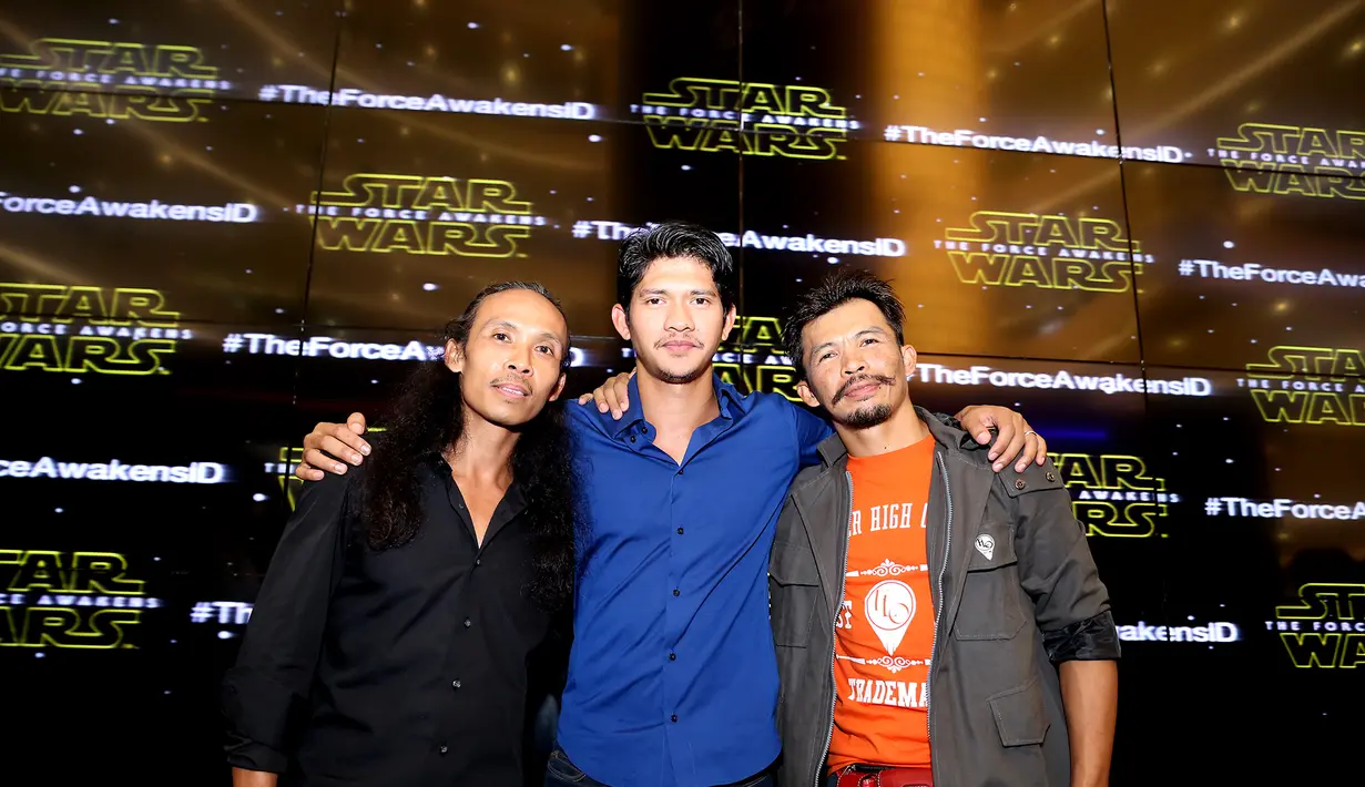 Rupanya memang sebelum syuting, Harrison Ford sempat mengunjungi Indonesia beberapa waktu lalu. Aktor dunia ini pun berbagi dengan tiga aktor laga kebanggaan Indonesia, Yayan Ruhian, Iko Uwais, dan Cecep Arif Rahman. (Andy Masela/Bintang.com)