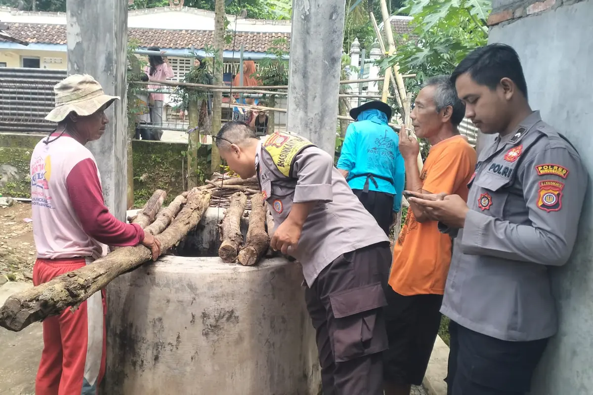 Dramatis Evakuasi Pelajar Terpeleset ke Sumur 17 Meter di Gunungkidul, Warga Andalkan Sarung-Tali Tambang
