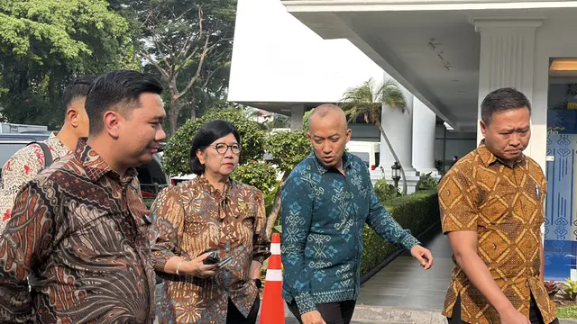 Gubernur BI Destry Damayanti menghadiri rapat di Istana Kepresidenan, Selasa (20/10/2026). (Foto: Liputan6.com/Lizsa E)
